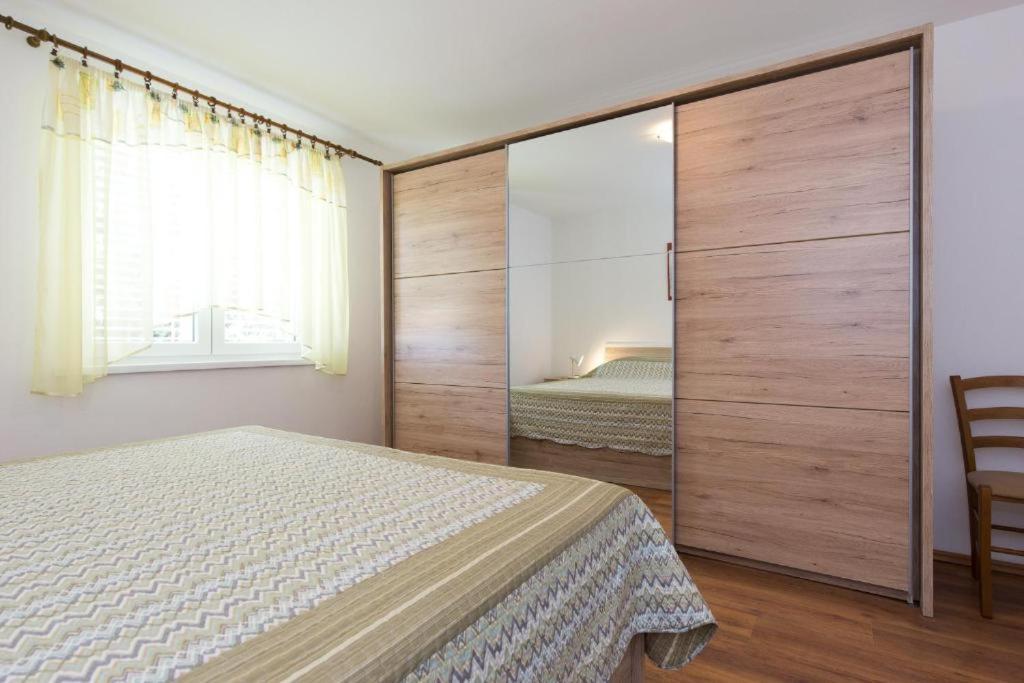 Apartments Hodanic 克尔克 外观 照片