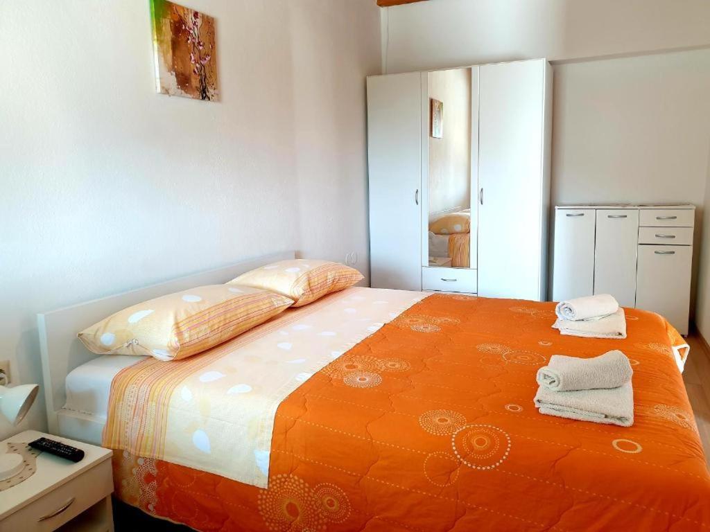 Apartments Hodanic 克尔克 外观 照片