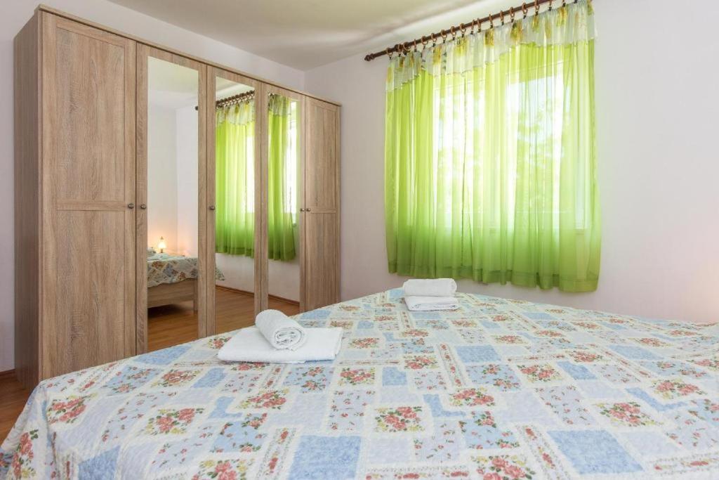 Apartments Hodanic 克尔克 外观 照片