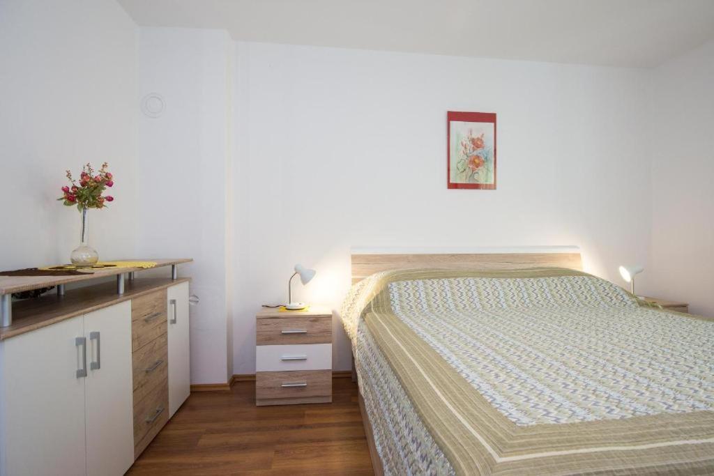 Apartments Hodanic 克尔克 外观 照片